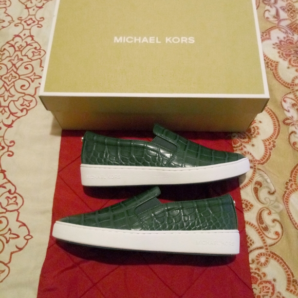 Michael Kors Keaton Slip On - Picture 4 of 10